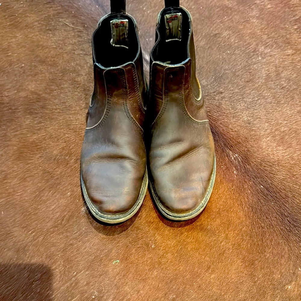 Red wing weekender Chelsea Boot style 3311 copper rough and tough leather.